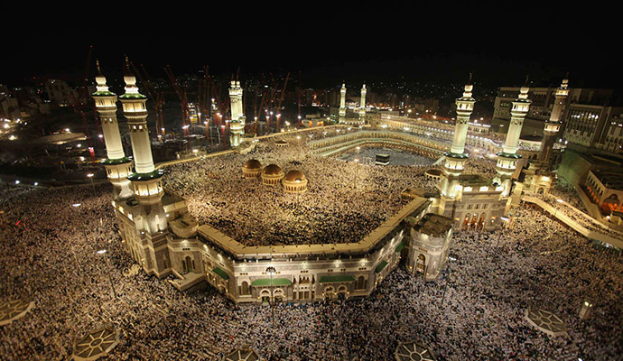 kaaba-grand-mosque-in-mecca-during-the-annual-hajj-pilgrimage-november-11-2010